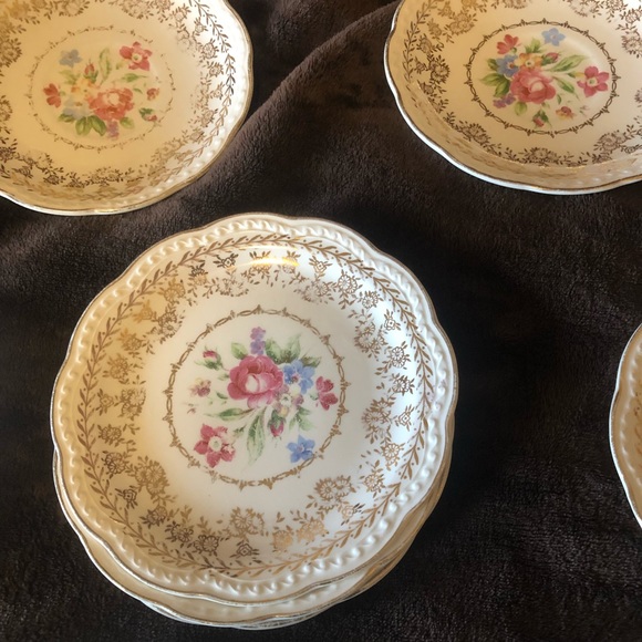 Set of nine 22K Stetson gold lined plates six inch - Picture 2 of 8